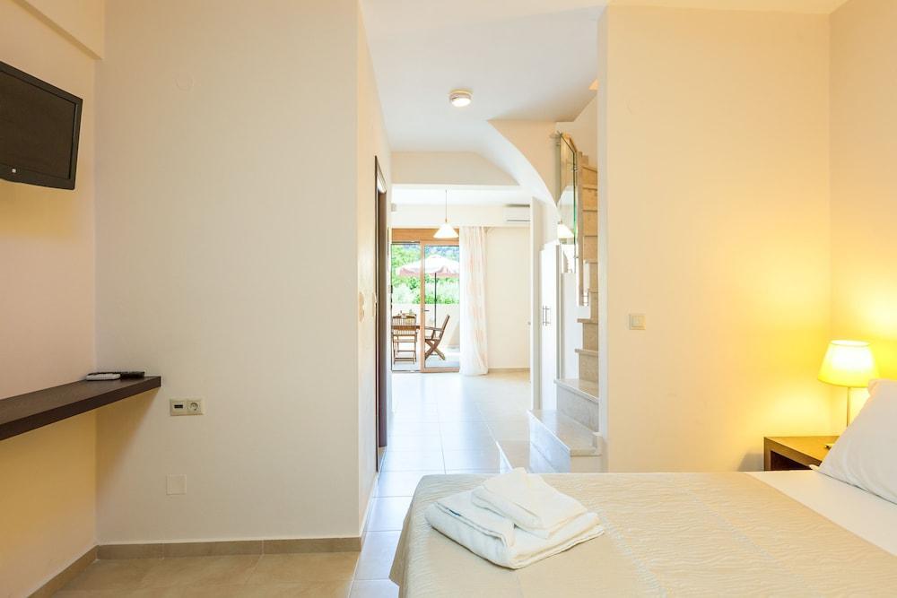 Vlikhádha Pantheon Villas & Suites מראה חיצוני תמונה